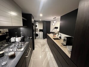 ميكروويف، فرن، موقد طهي مسطح، غسالة أطباق