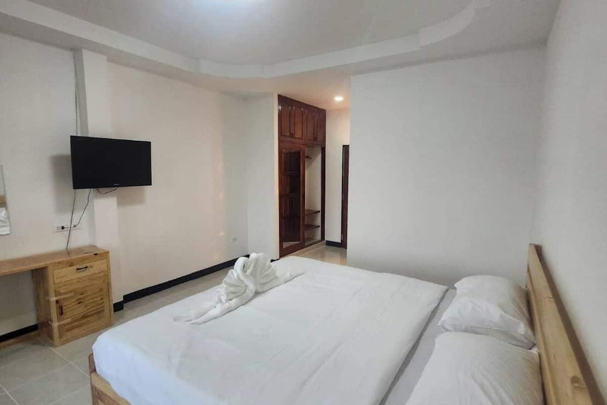 Classic Room | Blackout drapes, free WiFi
