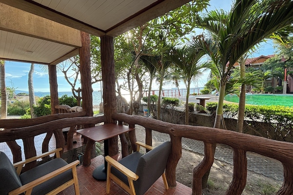 Superior Double or Twin Room | Living area