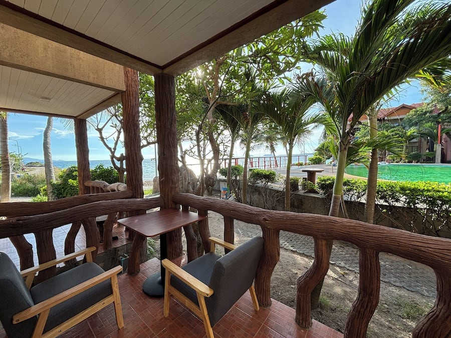 Superior Double or Twin Room | Living area