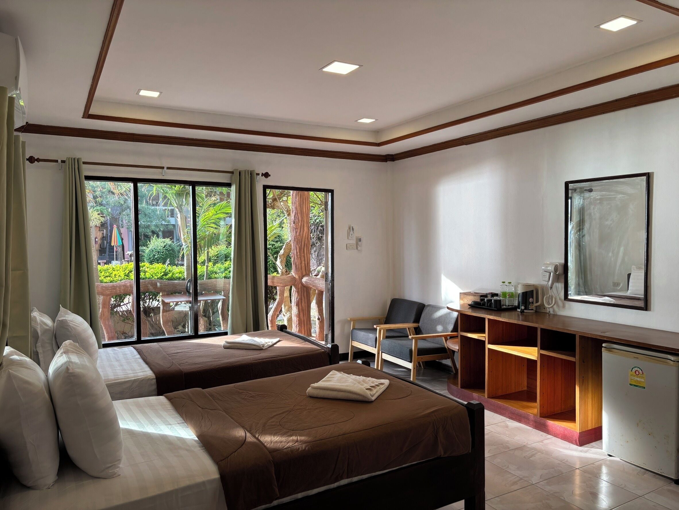 Habitación superior con 1 cama doble o 2 individuales | Wifi gratis