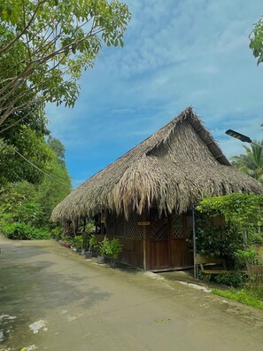 Fachada de la propiedad