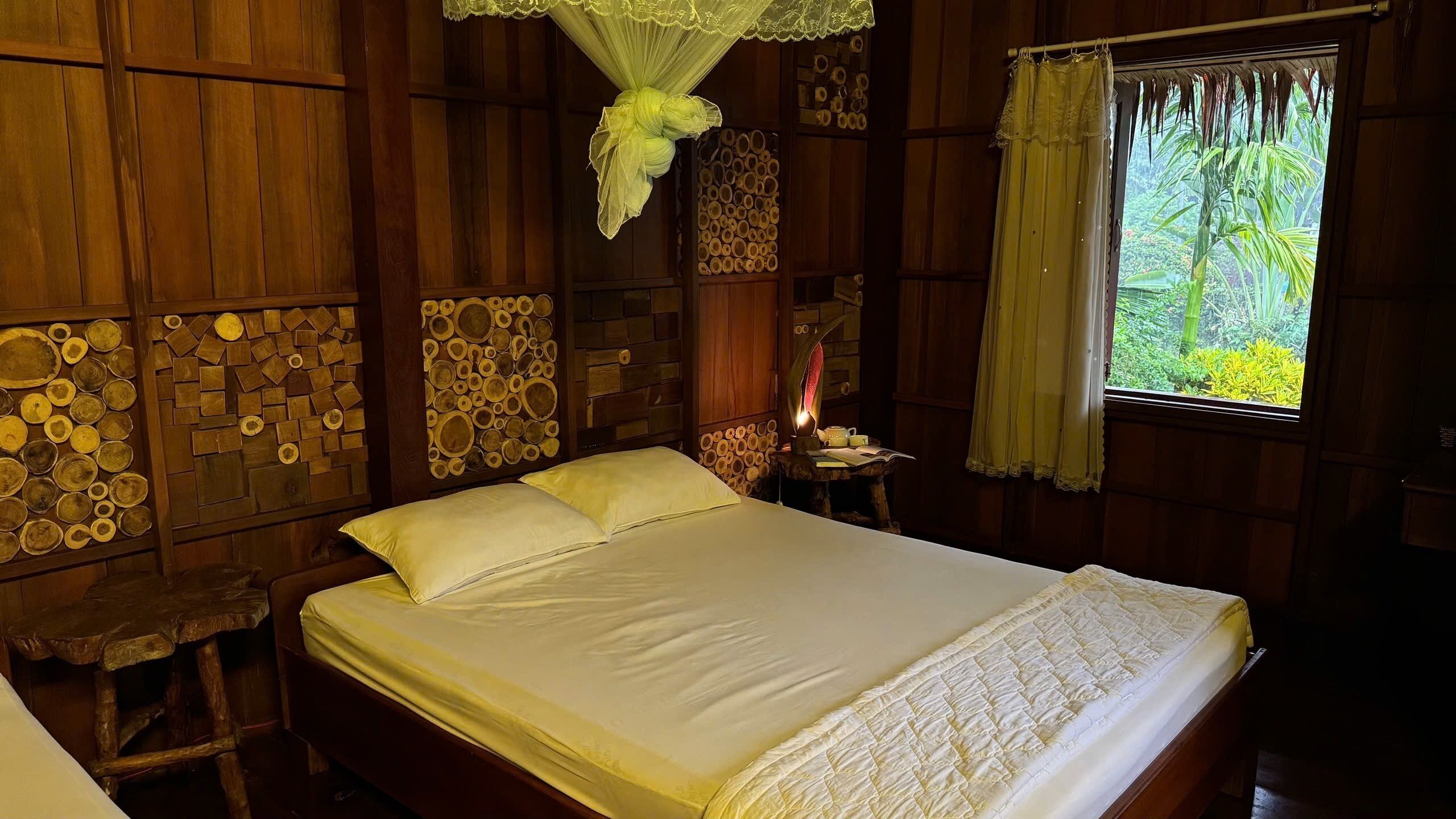 Desk, iron/ironing board, free WiFi