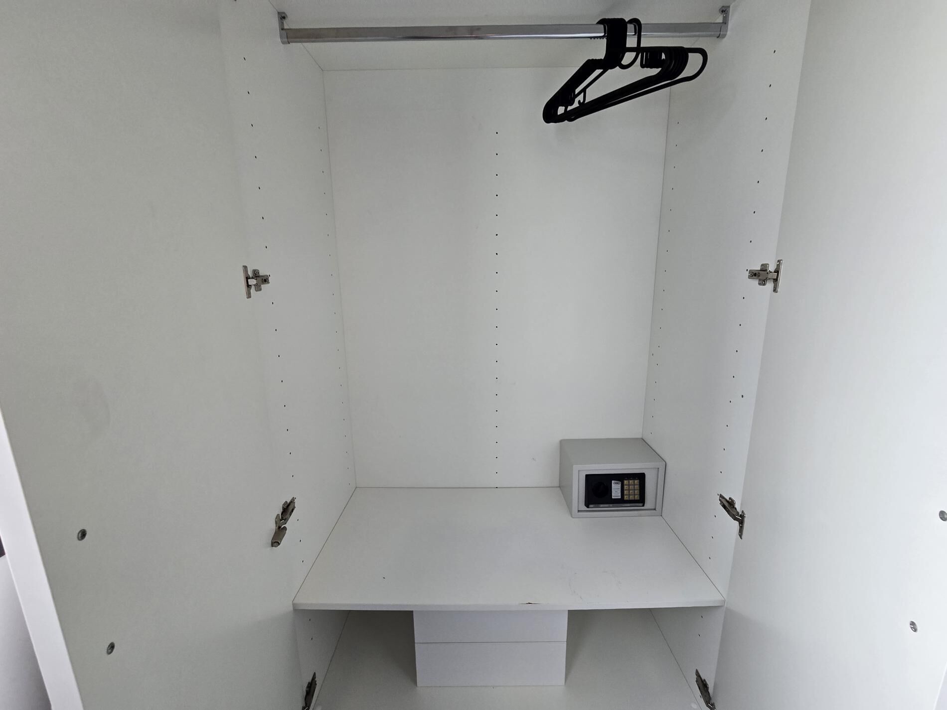 Apartment, Balcony | Safe