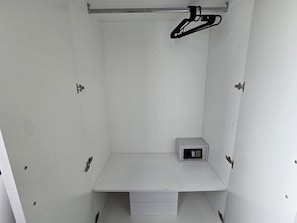 Apartamento, sacada | Cofre