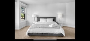 2 bedrooms, iron/ironing board, WiFi, bed sheets - Luxury 4,000 sf home with 2 rooms available in a 4 bedroom house in Kennydale (Renton)