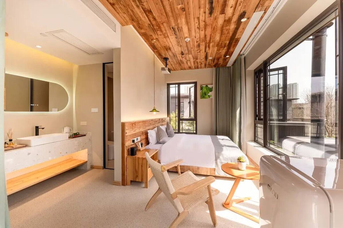 Quarto superluxo | Cortinas blackout, quartos à prova de som, ferros/tábuas de passar roupa