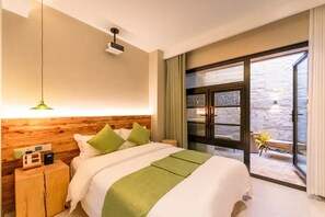 Blackout curtains, soundproofing, iron/ironing board, free WiFi