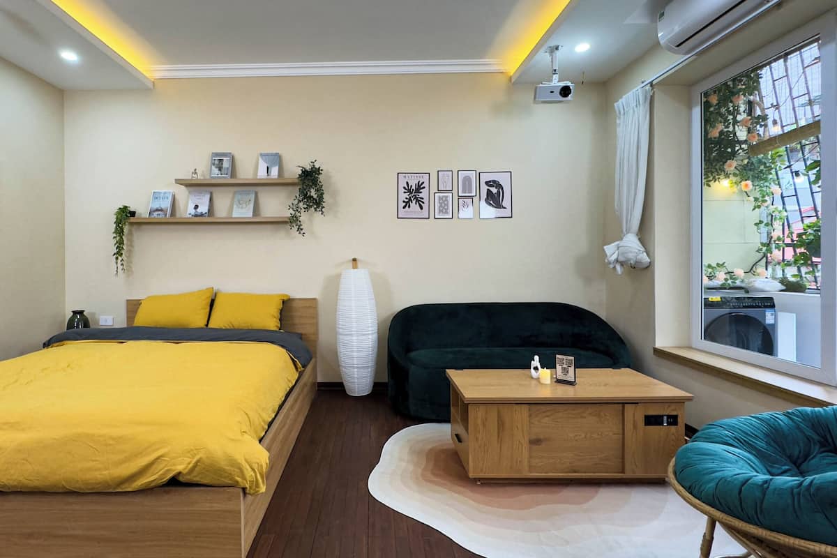 Business Double Room, 1 Bedroom, Lake View | Individually decorated, individually furnished, desk, laptop workspace