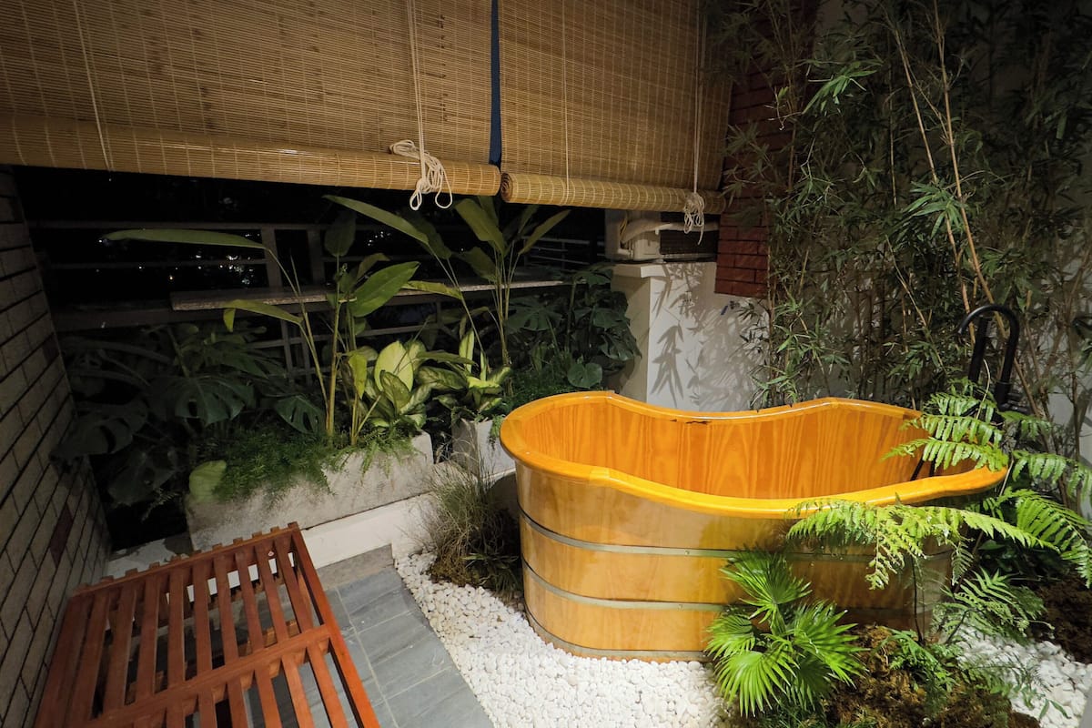 Japanese-style Double Room | Bathroom | Free toiletries, hair dryer, towels, soap