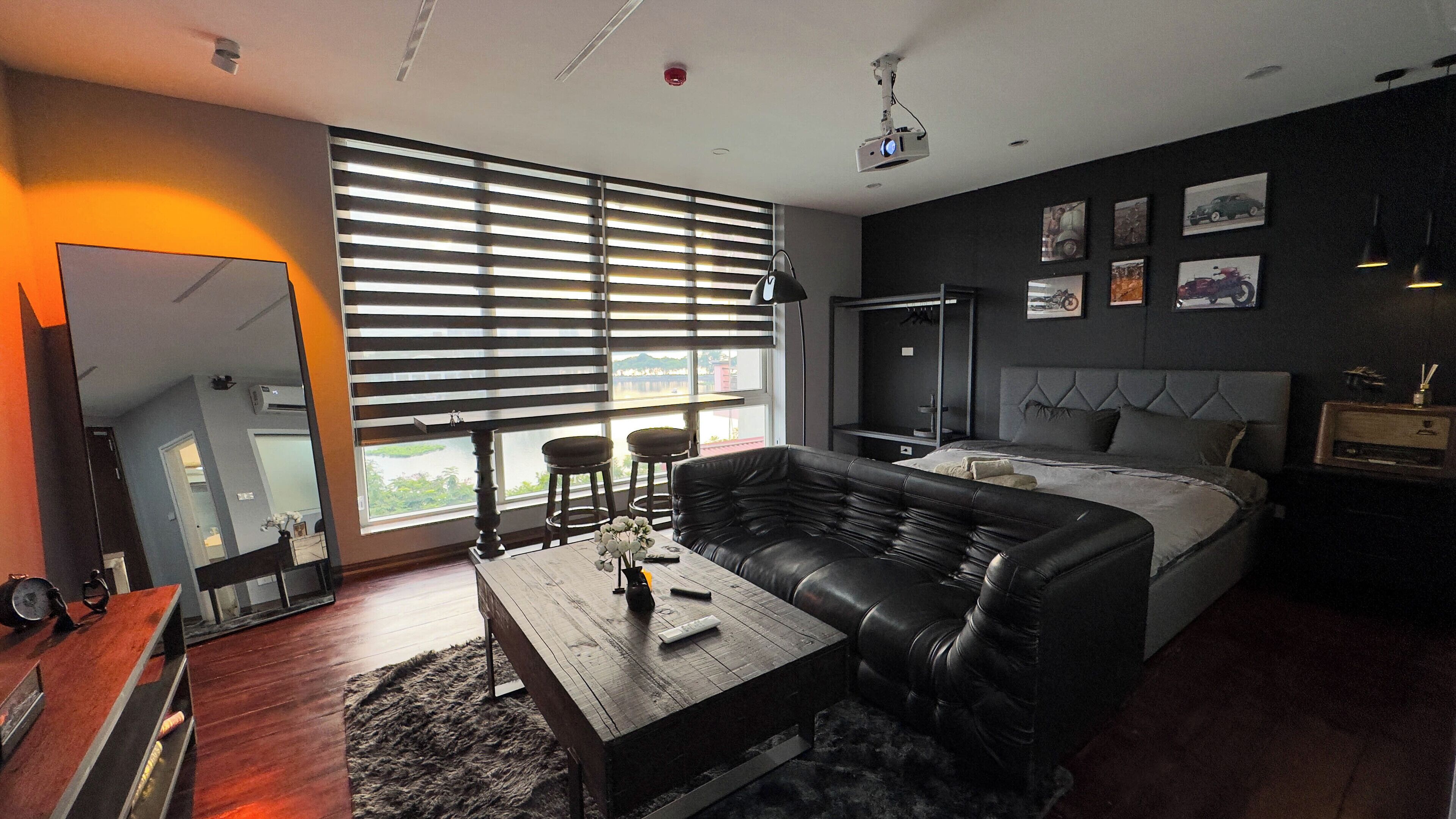 Panoramic Studio, 1 Bedroom, Non Smoking, Lake View | Pillow-top beds, individually decorated, individually furnished, desk