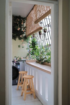 Business Double Room, 1 Bedroom, City View | Terrace/patio - Home. Homestay (Hanoi)