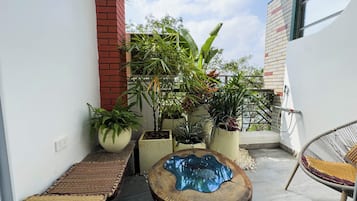 Classic Double Room, 1 Bedroom, Non Smoking, Lake View | Terrace/patio