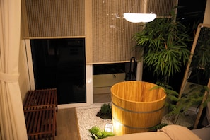 Japanese-style Double Room | Bathroom | Free toiletries, hair dryer, slippers, bidet - Home. Homestay (Hanoi)