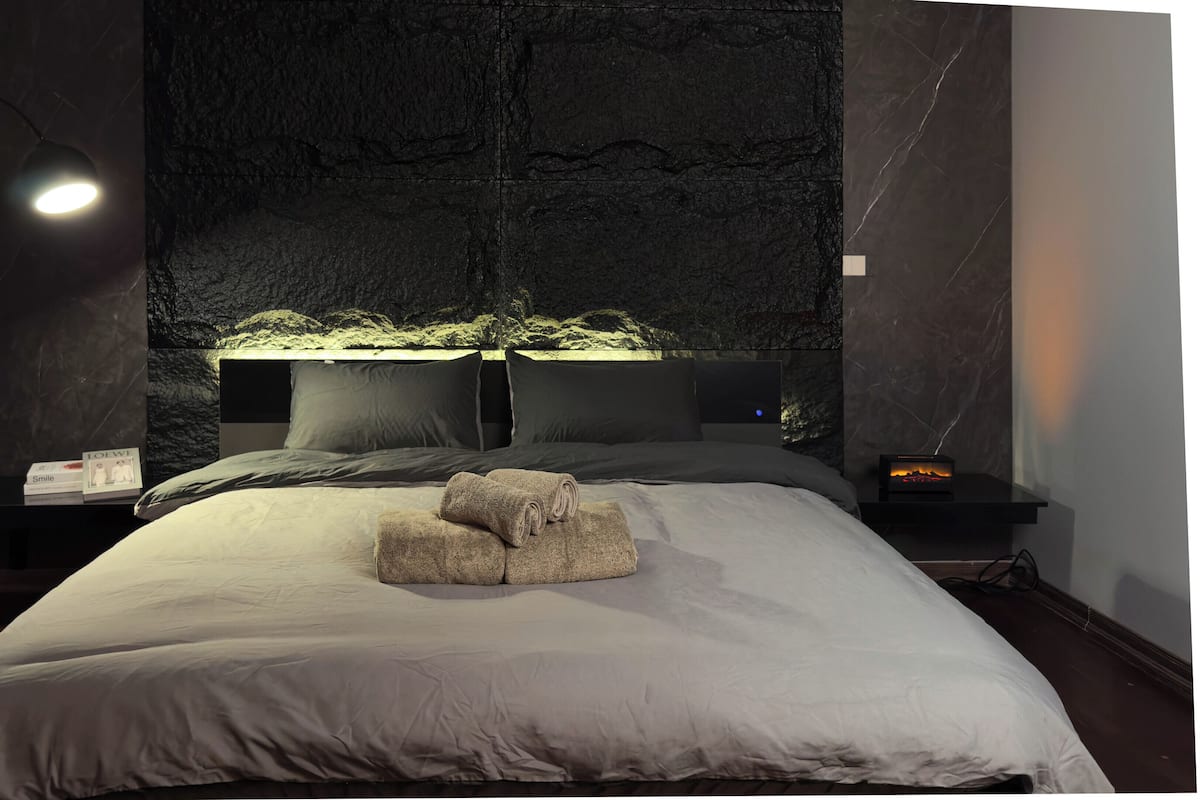 Phòng đôi có thiết kế đặc sắc | Trang trí khác biệt, trang bị nội thất với thiết kế riêng biệt, bàn