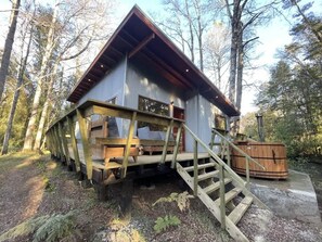 Exterior - BUHO | Cabin Oak | BBQ Washer Wood Hot Tub Wifi (Huiscapi)