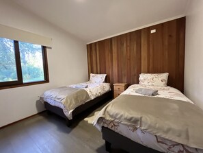 2 Schlafzimmer, Schreibtisch, Bügeleisen/Bügelbrett, WLAN