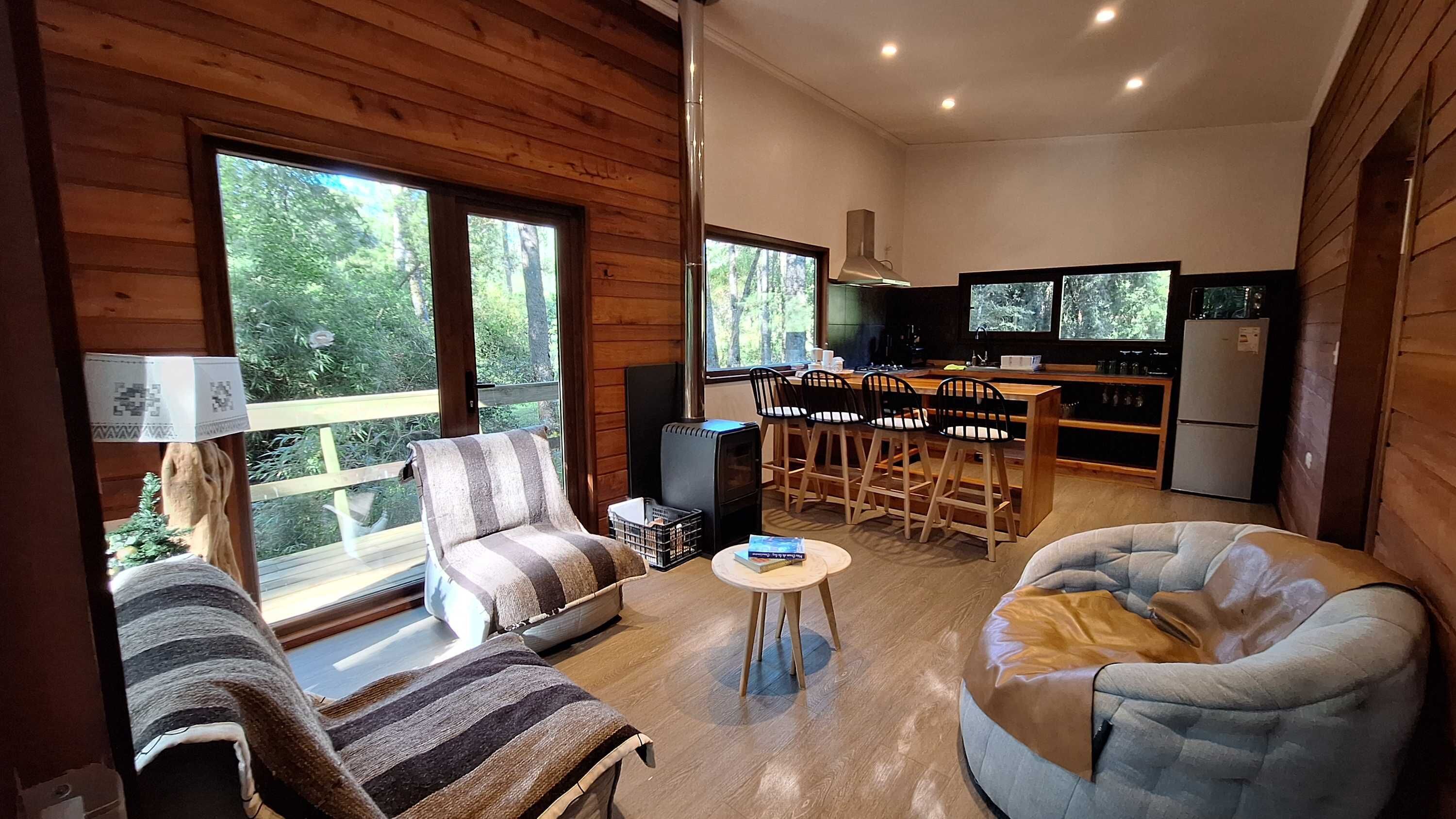 Televisión y oficina 