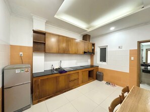 Zimmer, 1 Queen-Bett, Balkon | Minibar, kostenloses WLAN, Bettwäsche