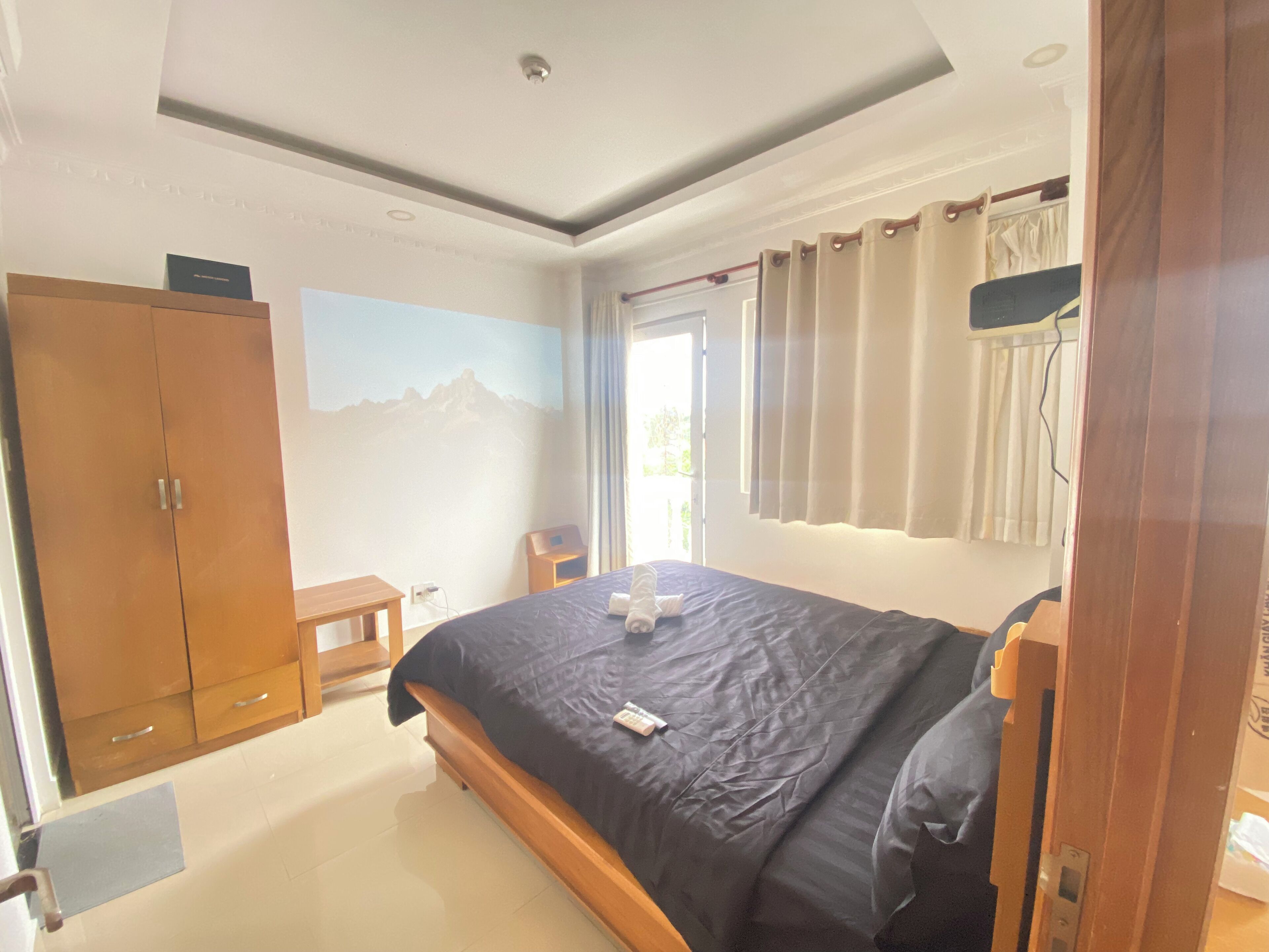 Minibar, wifi gratis, ropa de cama
