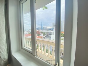 ห้องพัก, เตียงควีนไซส์ 1 เตียง, ระเบียง | มินิบาร์, Wi-Fi ฟรี, ผ้าปูที่นอน