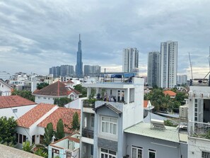 Room, 1 Queen Bed, Balcony | Minibar, free WiFi, bed sheets - Uhouse - KELLY Thao Dien Apartment (Thao Dien)