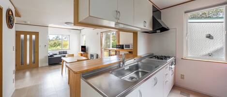 Fridge, microwave, stovetop, electric kettle