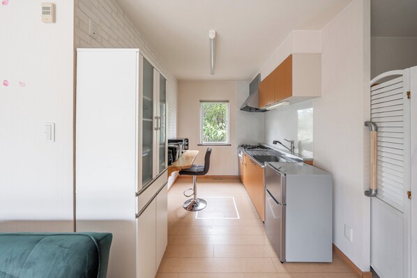 Fridge, microwave, stovetop, electric kettle - TOYA SERENITY STAY (Toyako)