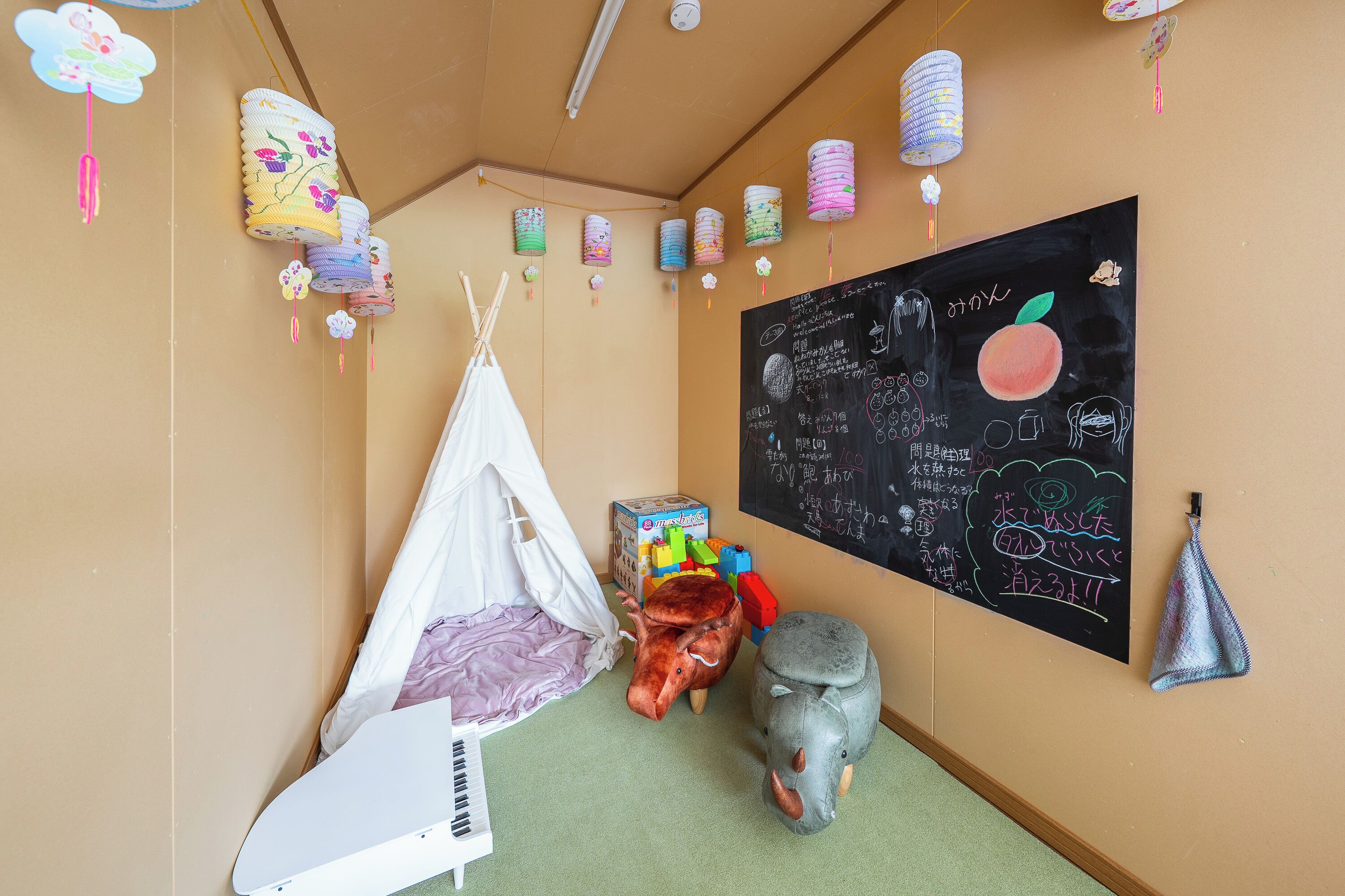 熨斗/熨衫板、免費嬰兒床、免費 Wi-Fi、床單