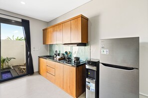 Villa, 3 Bedrooms, Pool View | Private kitchen
