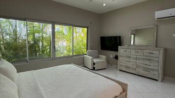 2 bedrooms, internet, bed sheets