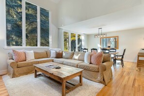 Unclassified image, 3 of 48, button