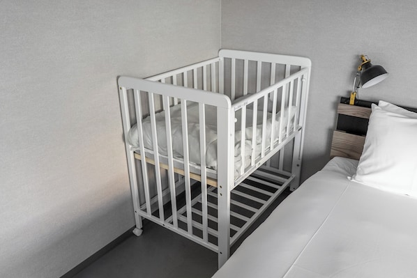 Iron/ironing board, free WiFi