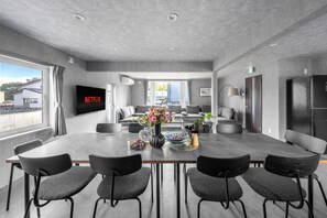 In-room dining - THE ARKLUNE (Sapporo)