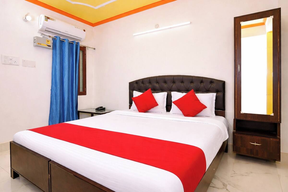 Quarto casal superior, ar-condicionado | Vista do quarto