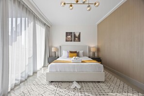 Deluxe appartement, uitzicht op stad | Een kluis op de kamer, een strijkplank/strijkijzer, gratis wifi