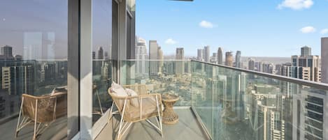 Departamento Deluxe, vista a la ciudad | Balcón