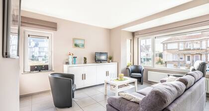Bright flat with prime central location