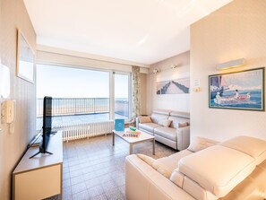 Unclassified image, 4 of 20, button