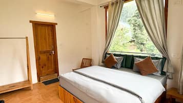 Deluxe Double Room, Balcony, Mountain View | Free WiFi
