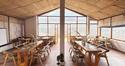 Young Monk Hostel Jibhi