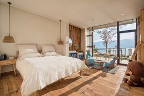 Family Room, Lake View | Desk, laptop workspace, free WiFi