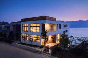 Villa, Lake View | Desk, laptop workspace, free WiFi
