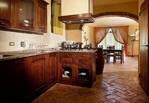 Plaque de cuisson, lave-vaisselle, cafetière/bouilloire