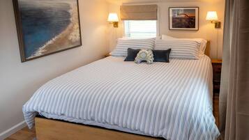 2 slaapkamers, een bureau, reisbedje, internet