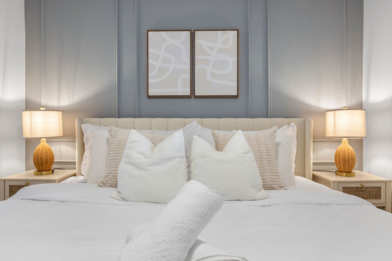 1 habitación, escritorio, tabla de planchar con plancha y wifi 