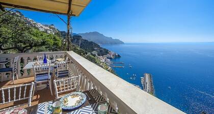 Villa Madreluna: A spacious three-story villa located on the high coast in front of the sea, with Free WI-FI.
