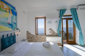 8 bedrooms, free WiFi, bed sheets