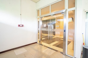 Exterior - Tamastu Blue Sapphire Apartel Cakung (Jakarta)