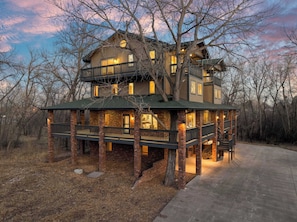 Exterior - Ultimate Treehouse Mansion with Swim Spa, Sleeps 31 (Lakewood)